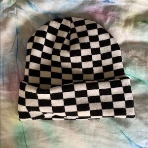 UO Exclusive Checkered Beanie